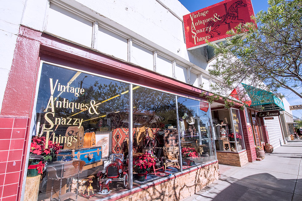 Street view of Vintage Antiques and Snazzy Things.